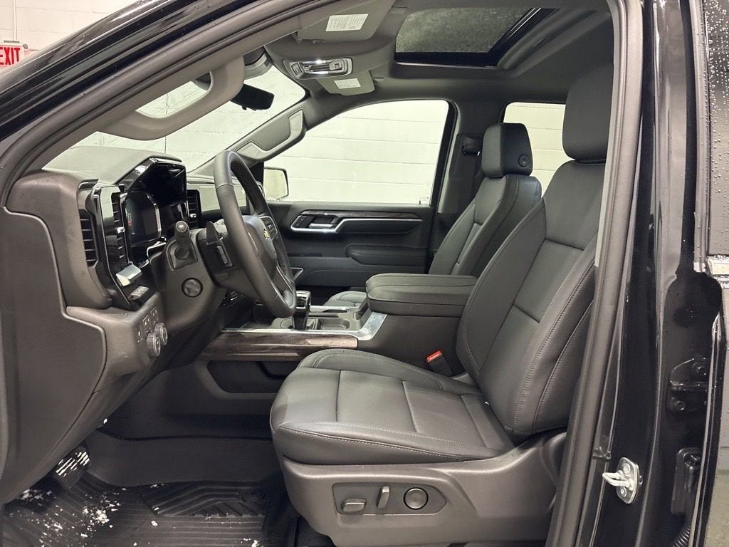 2026 Chevrolet Silverado 1500 LTZ Crew Cab Standard Box 4WD