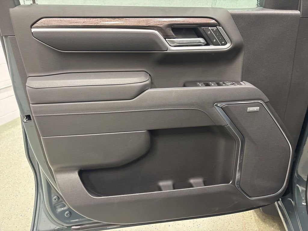 2026 Chevrolet Silverado 1500 LTZ Crew Cab Short Box 4WD