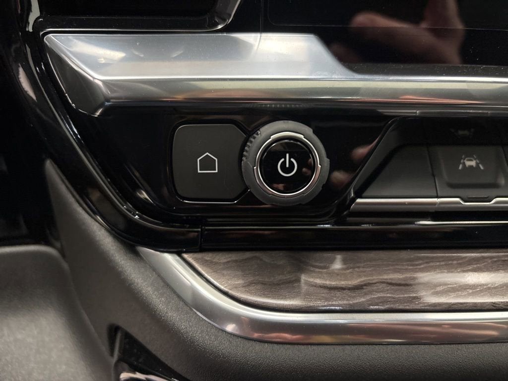 2026 Chevrolet Silverado 1500 LTZ Crew Cab Short Box 4WD