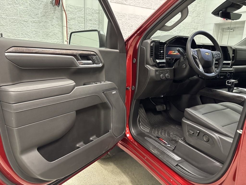 2026 Chevrolet Silverado 1500 LTZ Crew Cab Short Box 4WD