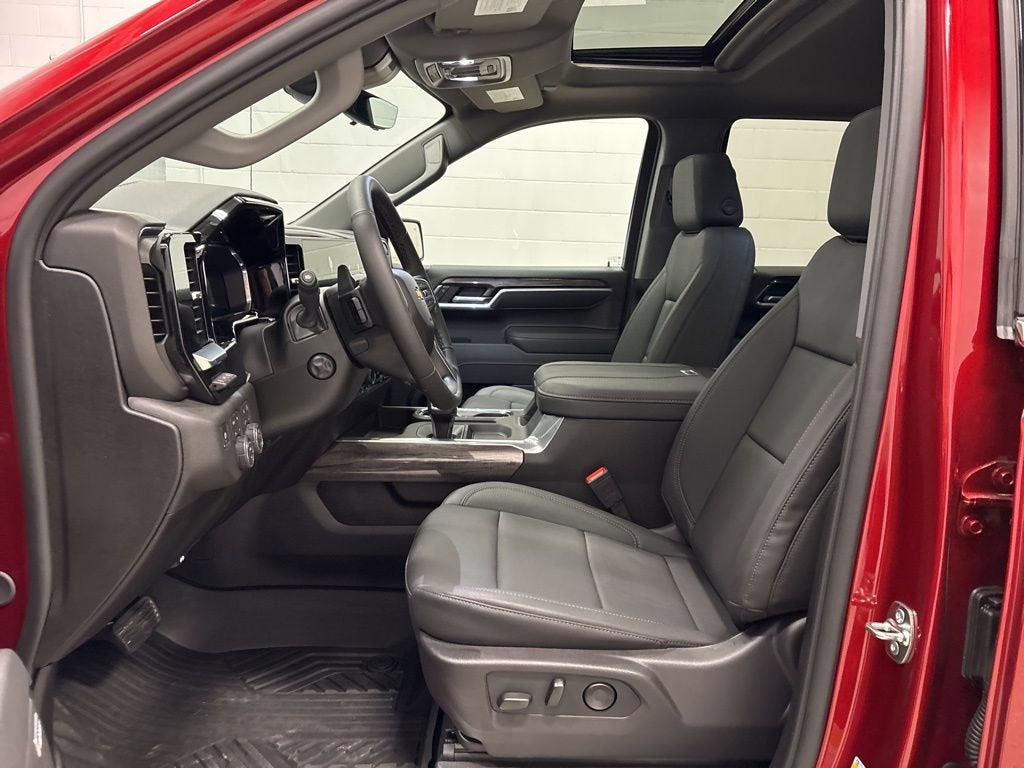 2026 Chevrolet Silverado 1500 LTZ Crew Cab Short Box 4WD