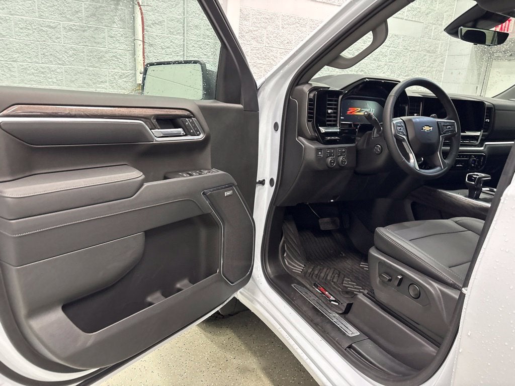 2026 Chevrolet Silverado 1500 LTZ Crew Cab Short Box 4WD