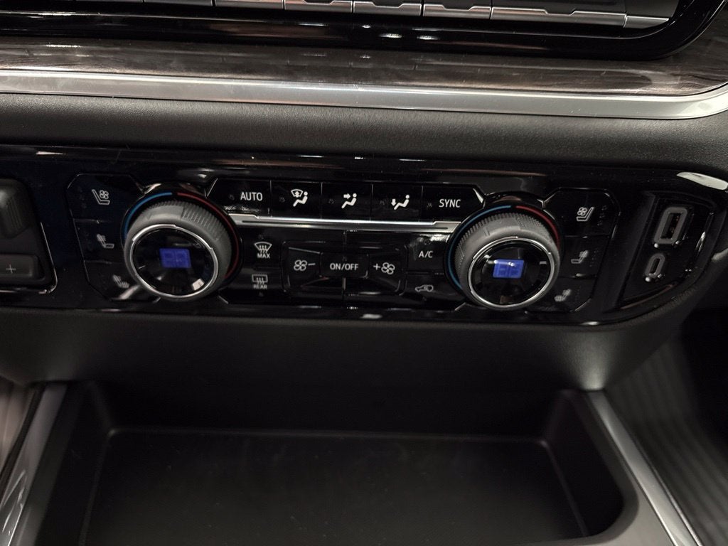 2026 Chevrolet Silverado 1500 LTZ Crew Cab Short Box 4WD