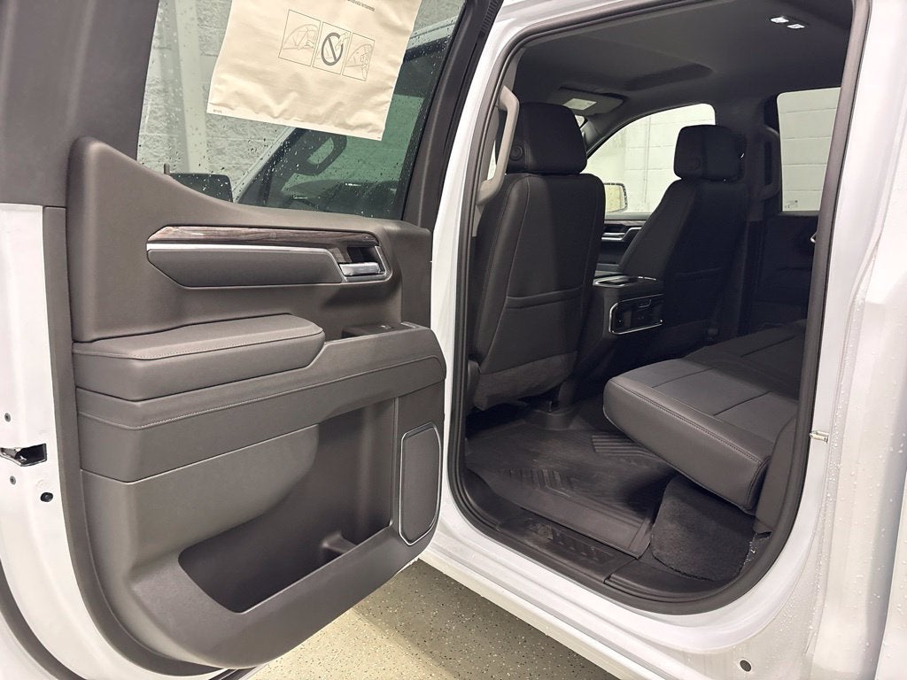 2026 Chevrolet Silverado 1500 LTZ Crew Cab Short Box 4WD