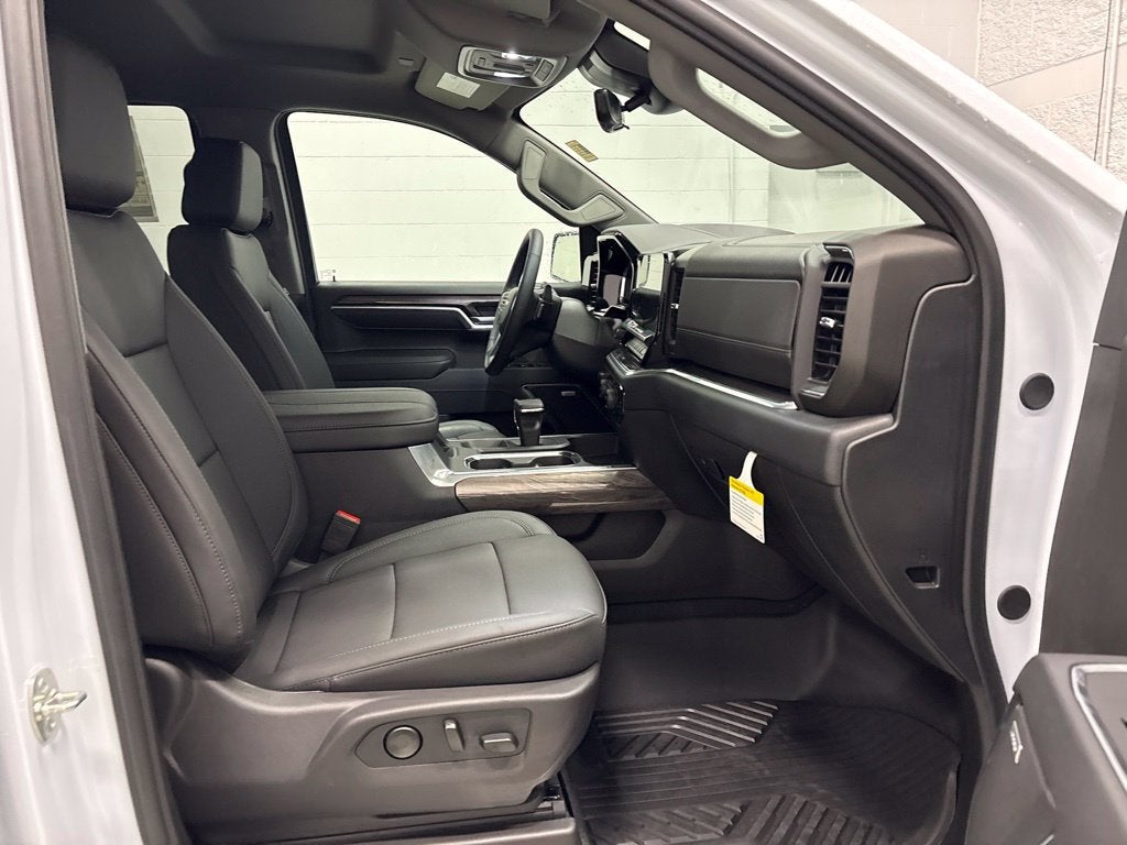 2026 Chevrolet Silverado 1500 LTZ Crew Cab Short Box 4WD