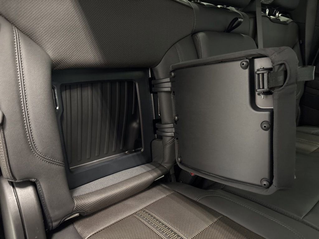 2026 Chevrolet Silverado 1500 High Country Crew Cab Short Box 4WD