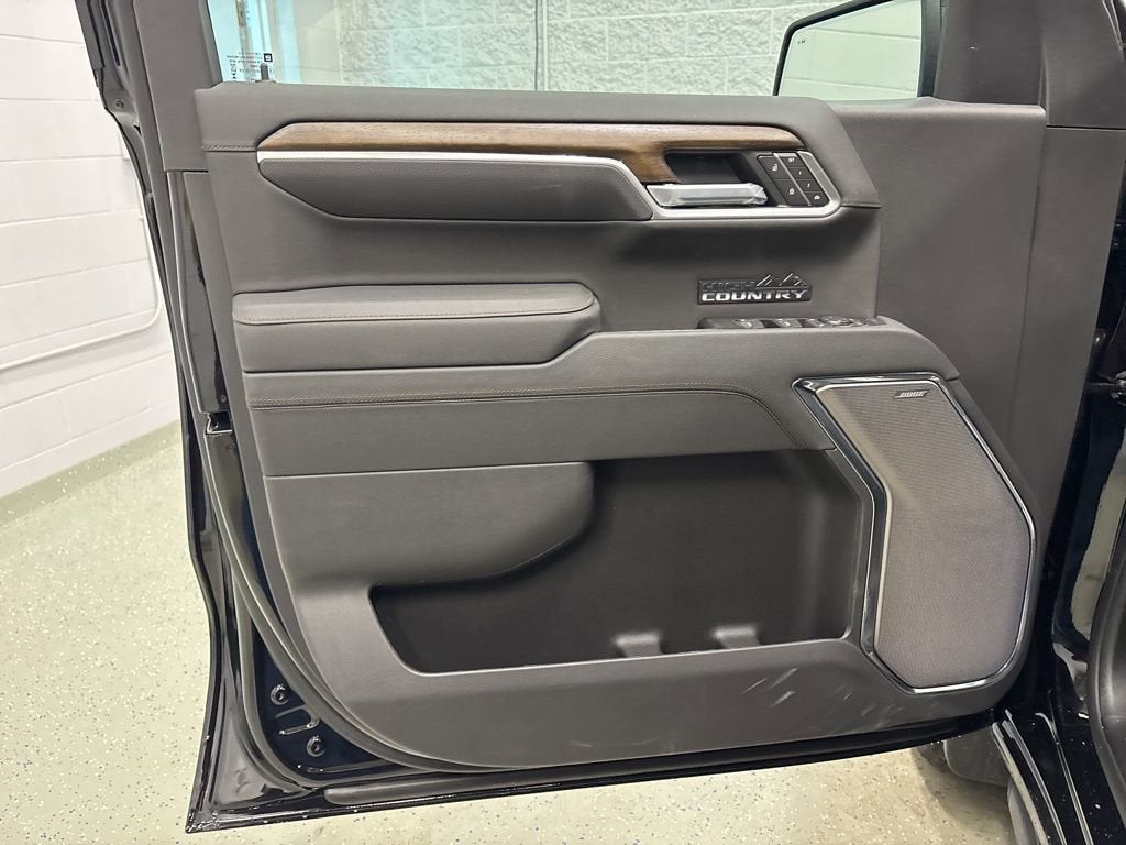 2026 Chevrolet Silverado 1500 High Country Crew Cab Short Box 4WD