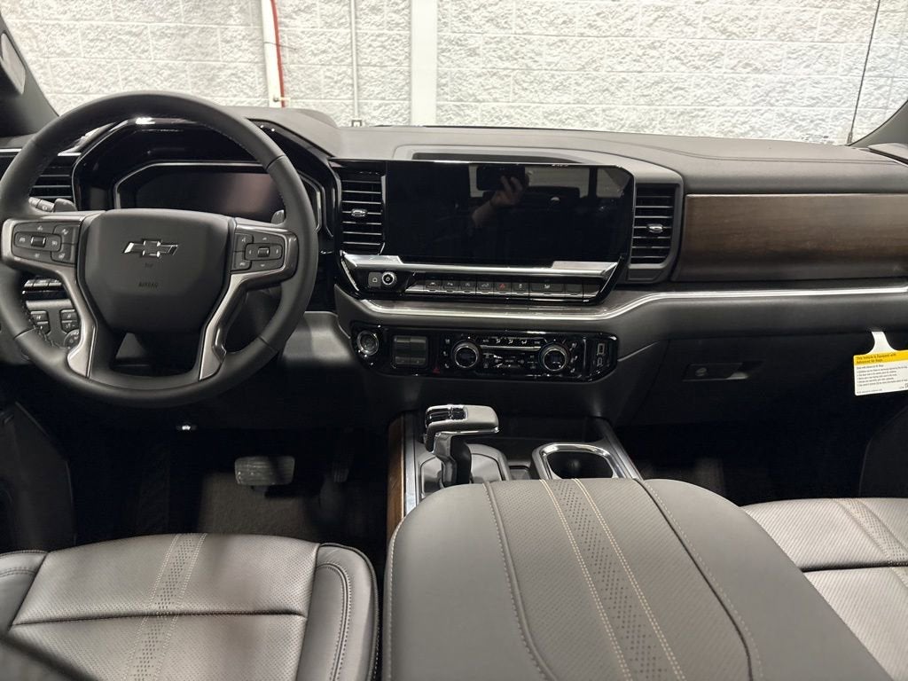 2026 Chevrolet Silverado 1500 High Country Crew Cab Short Box 4WD