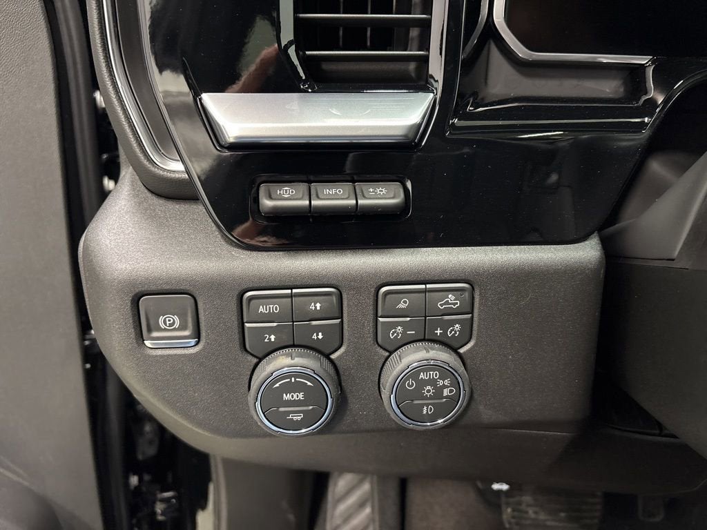 2026 Chevrolet Silverado 1500 High Country Crew Cab Short Box 4WD