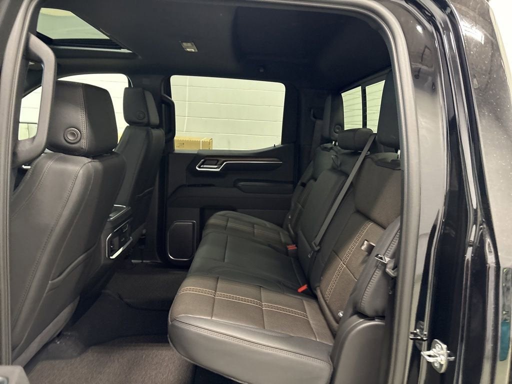 2026 Chevrolet Silverado 1500 High Country Crew Cab Short Box 4WD