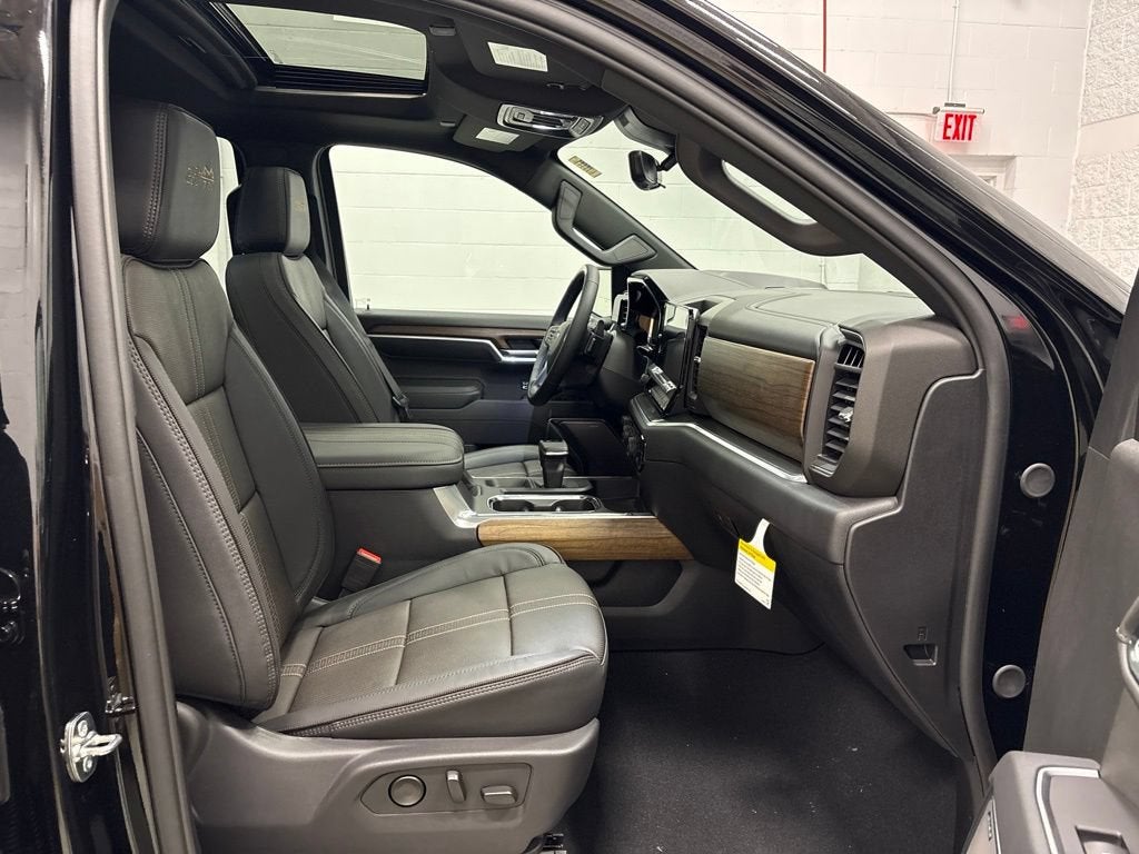 2026 Chevrolet Silverado 1500 High Country Crew Cab Short Box 4WD
