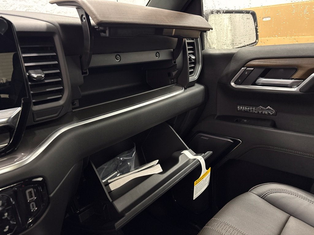 2026 Chevrolet Silverado 1500 High Country Crew Cab Short Box 4WD