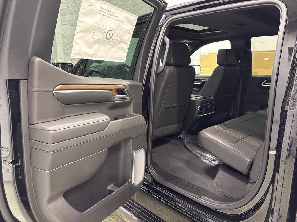2026 Chevrolet Silverado 1500 High Country Crew Cab Short Box 4WD