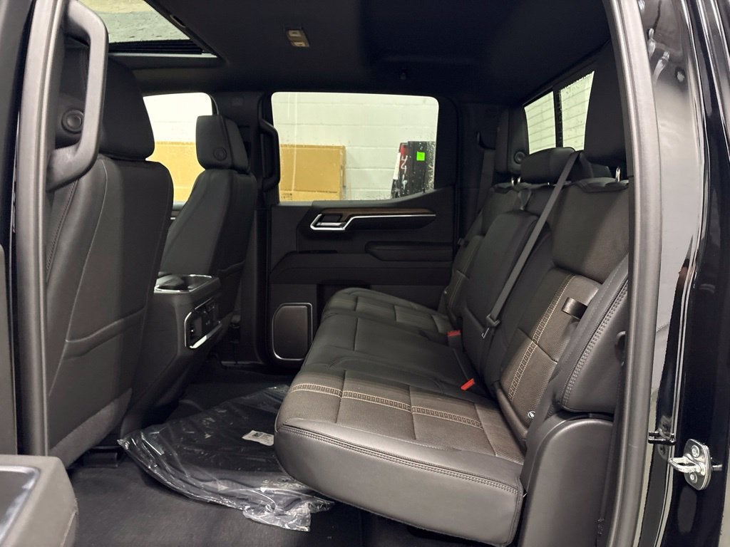 2026 Chevrolet Silverado 1500 High Country Crew Cab Short Box 4WD