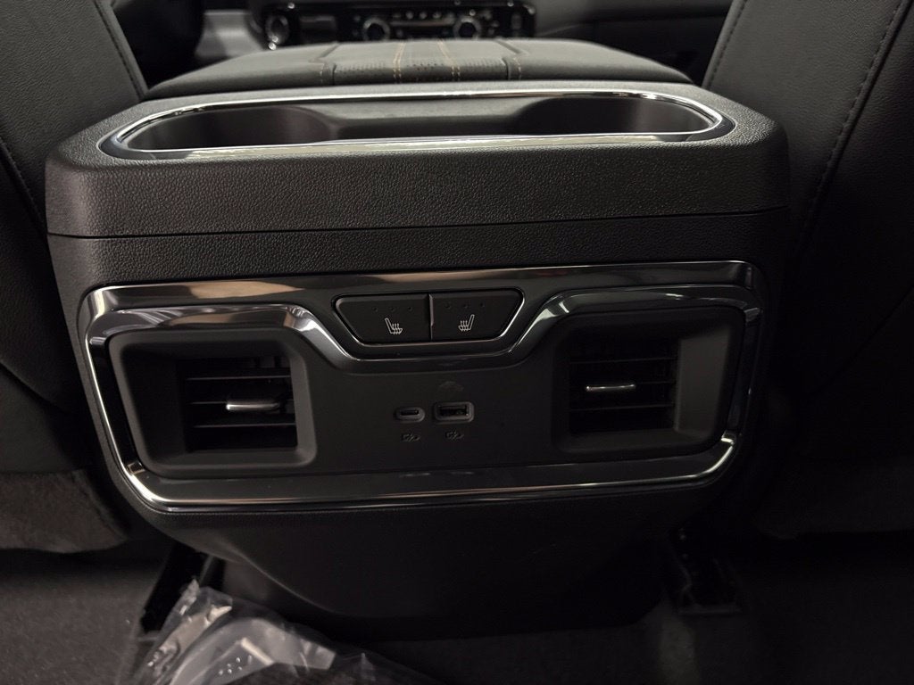 2026 Chevrolet Silverado 1500 High Country Crew Cab Short Box 4WD
