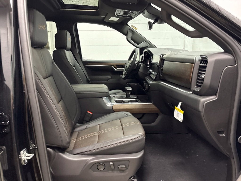 2026 Chevrolet Silverado 1500 High Country Crew Cab Short Box 4WD