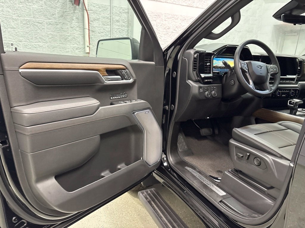 2026 Chevrolet Silverado 1500 High Country Crew Cab Short Box 4WD