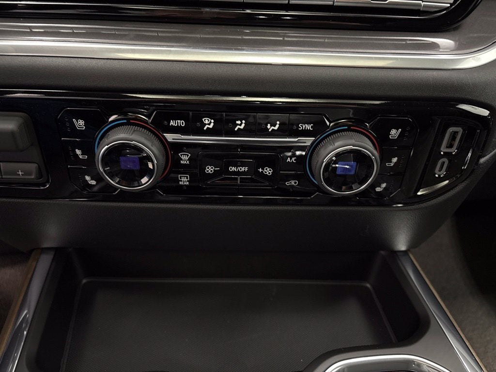 2026 Chevrolet Silverado 1500 High Country Crew Cab Short Box 4WD