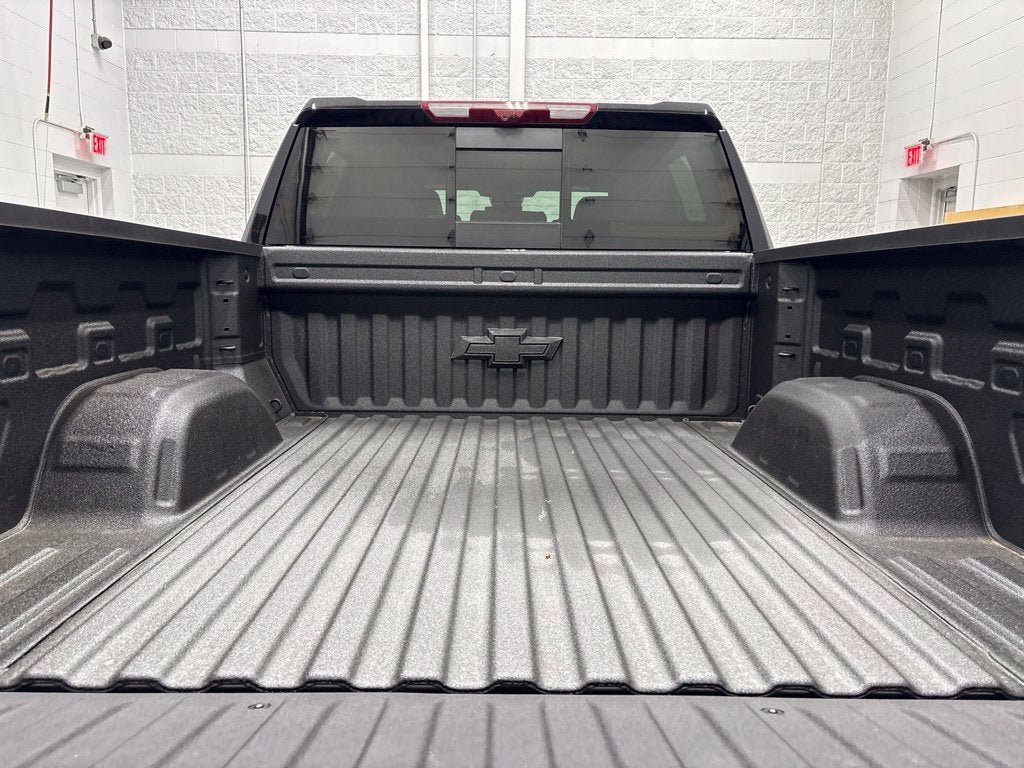 2026 Chevrolet Silverado 1500 High Country Crew Cab Short Box 4WD