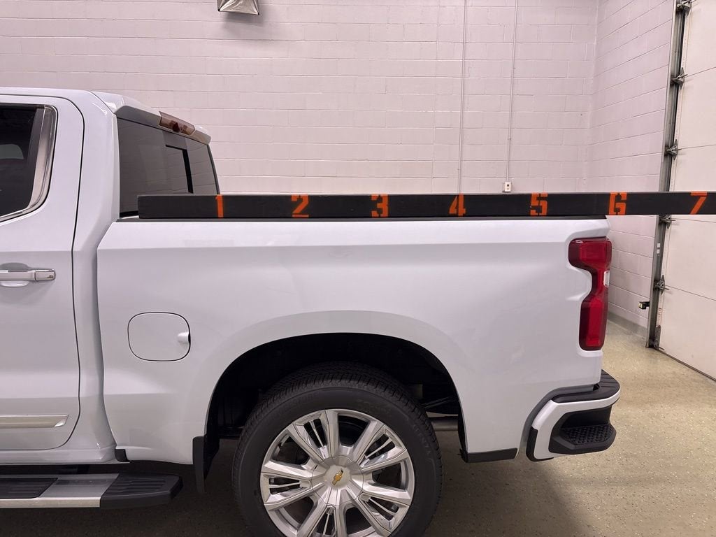 2026 Chevrolet Silverado 1500 High Country Crew Cab Short Box 4WD