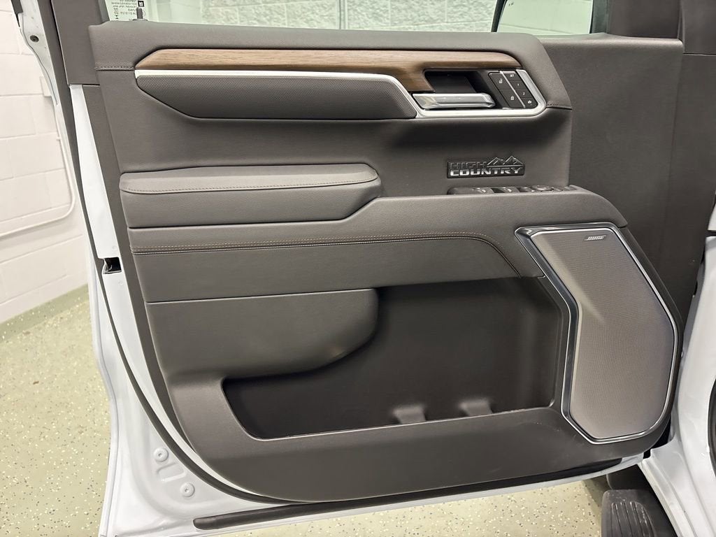 2026 Chevrolet Silverado 1500 High Country Crew Cab Short Box 4WD