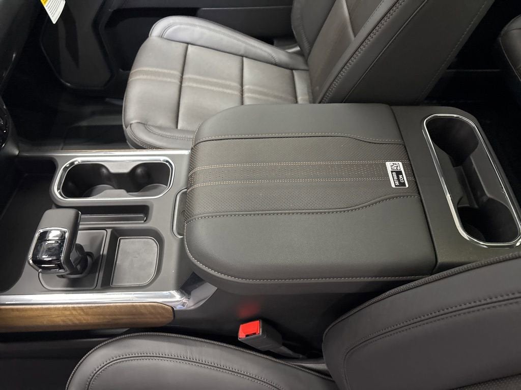 2026 Chevrolet Silverado 1500 High Country Crew Cab Short Box 4WD