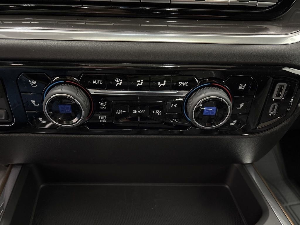 2026 Chevrolet Silverado 1500 High Country Crew Cab Short Box 4WD