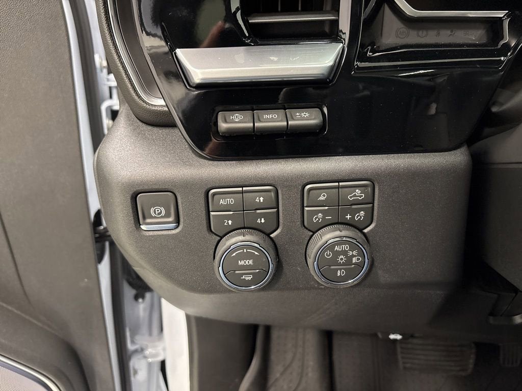 2026 Chevrolet Silverado 1500 High Country Crew Cab Short Box 4WD