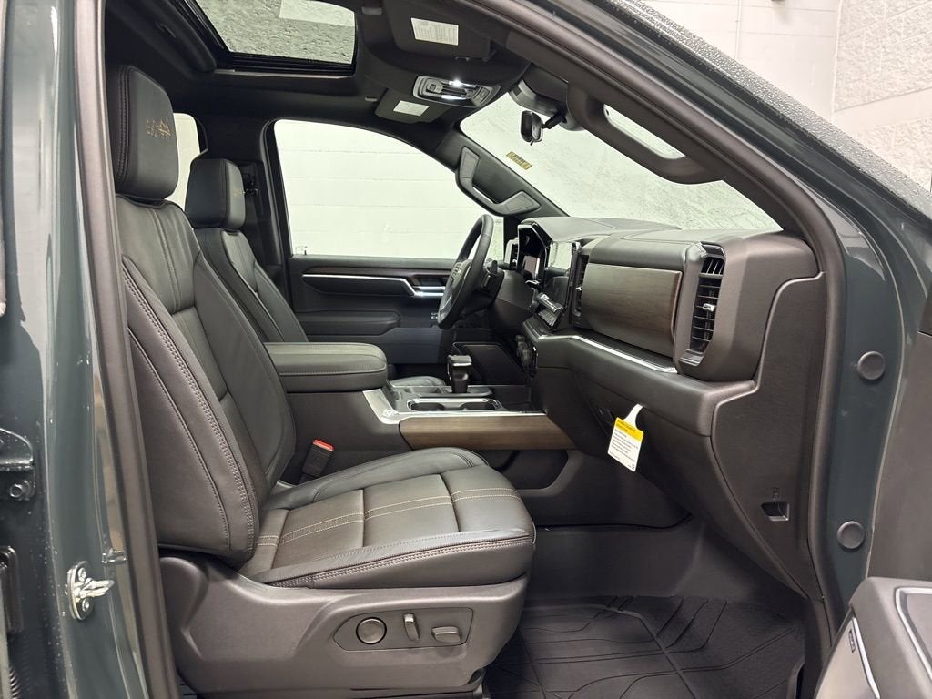 2026 Chevrolet Silverado 1500 High Country Crew Cab Short Box 4WD