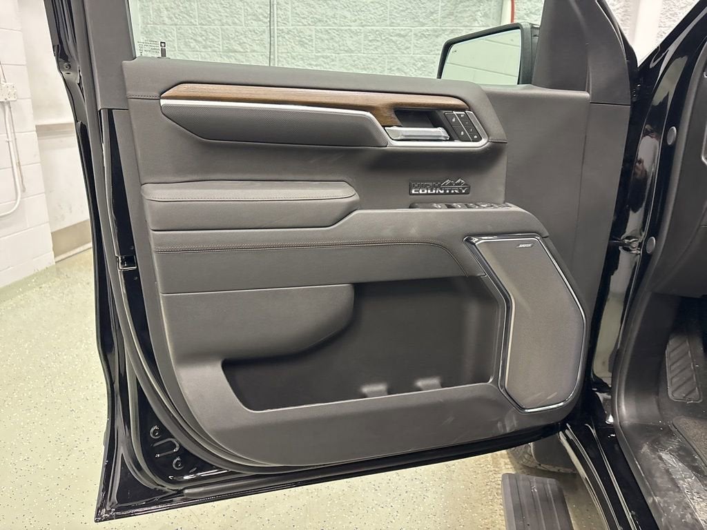 2026 Chevrolet Silverado 1500 High Country Crew Cab Short Box 4WD