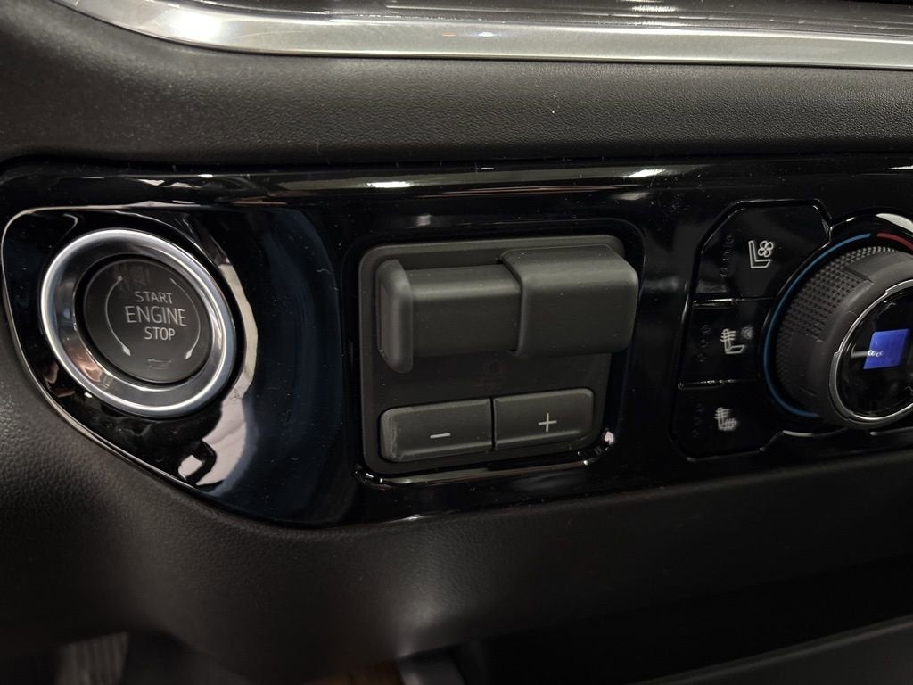 2026 Chevrolet Silverado 1500 High Country Crew Cab Short Box 4WD