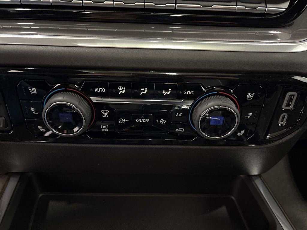 2026 Chevrolet Silverado 1500 High Country Crew Cab Short Box 4WD