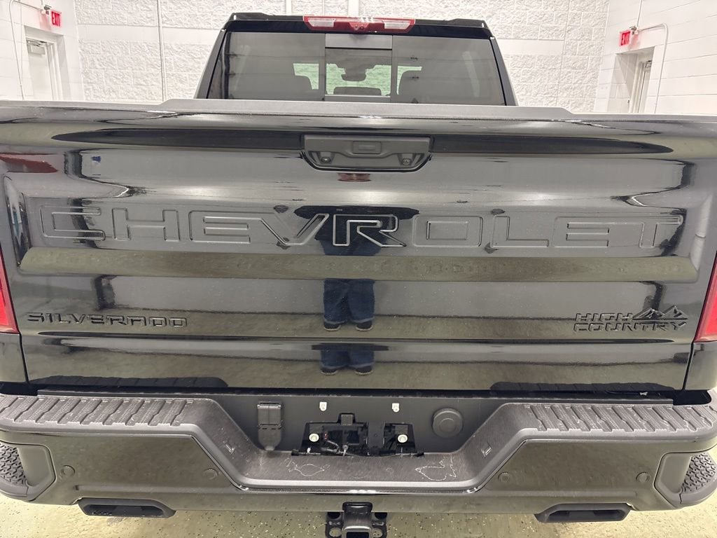 2026 Chevrolet Silverado 1500 High Country Crew Cab Short Box 4WD