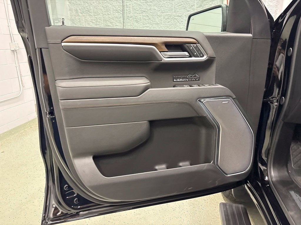 2026 Chevrolet Silverado 1500 High Country Crew Cab Short Box 4WD