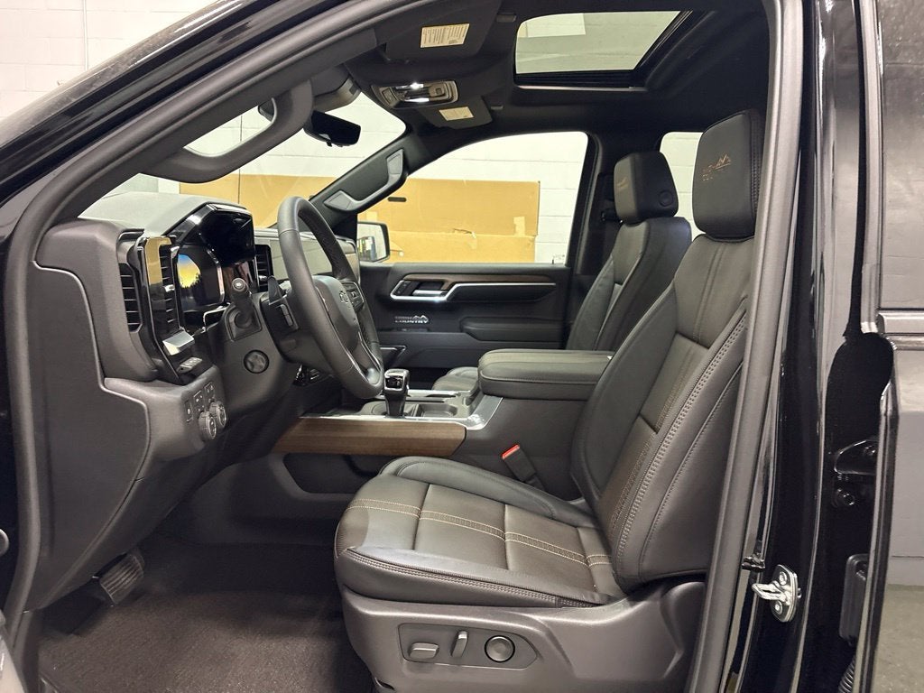 2026 Chevrolet Silverado 1500 High Country Crew Cab Short Box 4WD