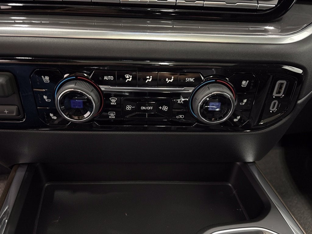 2026 Chevrolet Silverado 1500 High Country Crew Cab Short Box 4WD