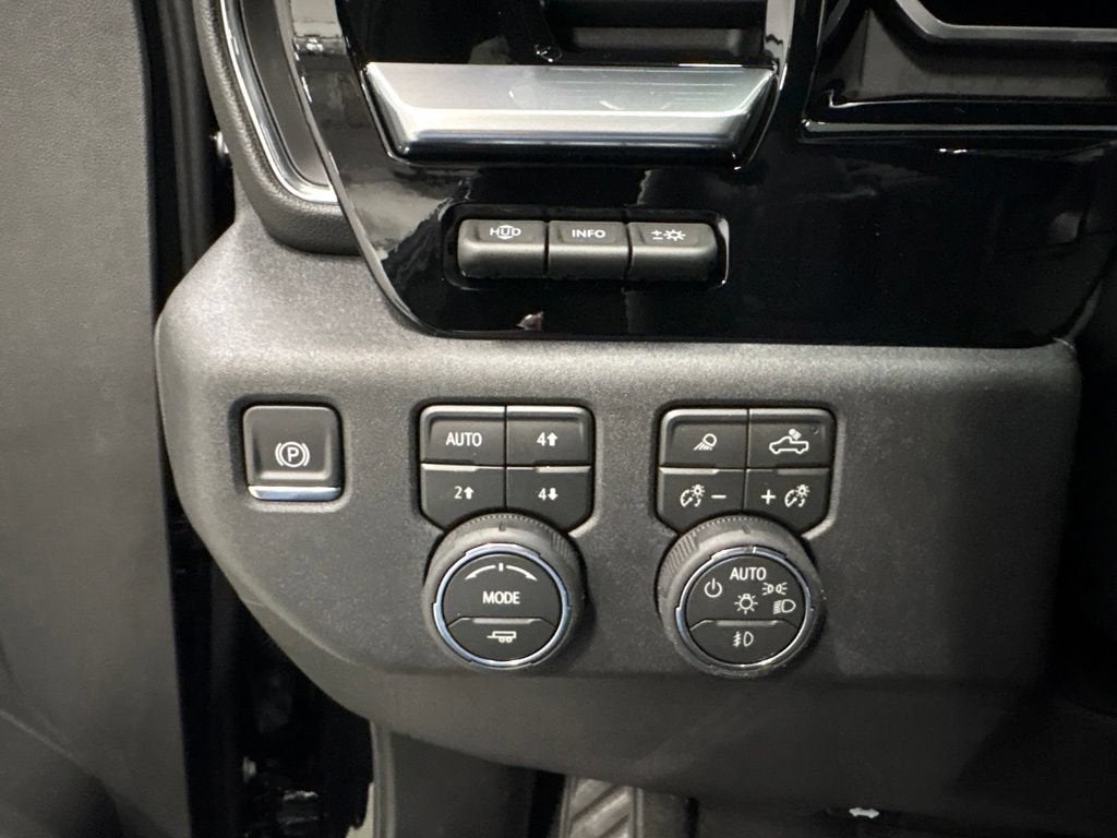 2026 Chevrolet Silverado 1500 High Country Crew Cab Short Box 4WD