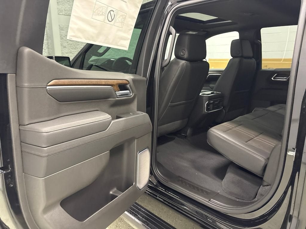 2026 Chevrolet Silverado 1500 High Country Crew Cab Short Box 4WD