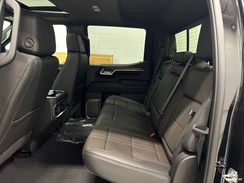 2026 Chevrolet Silverado 1500 High Country Crew Cab Short Box 4WD