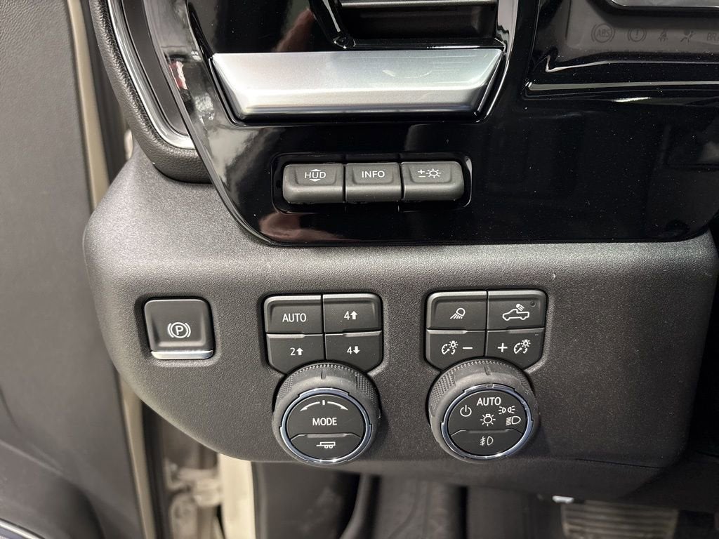 2026 Chevrolet Silverado 1500 High Country Crew Cab Short Box 4WD