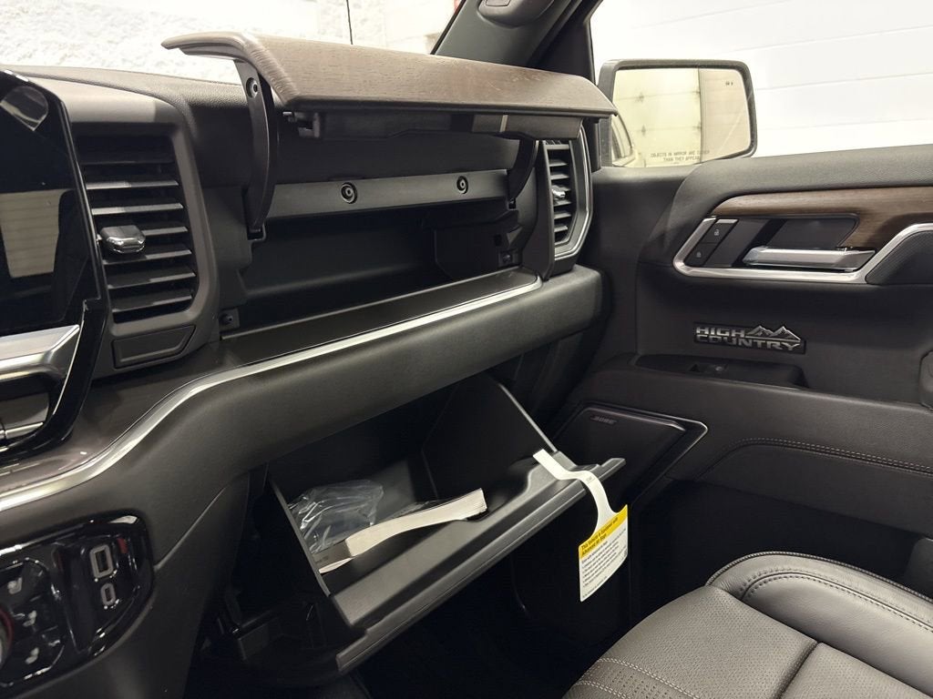 2026 Chevrolet Silverado 1500 High Country Crew Cab Short Box 4WD