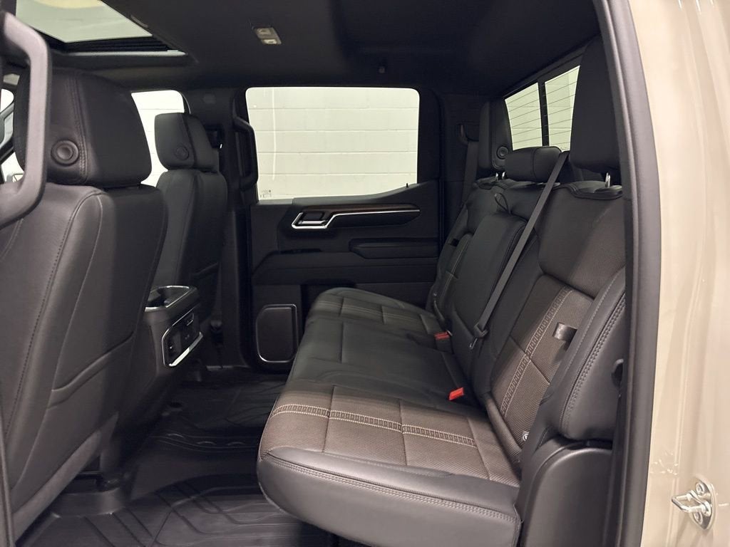 2026 Chevrolet Silverado 1500 High Country Crew Cab Short Box 4WD