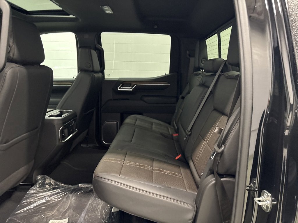 2026 Chevrolet Silverado 1500 High Country Crew Cab Short Box 4WD