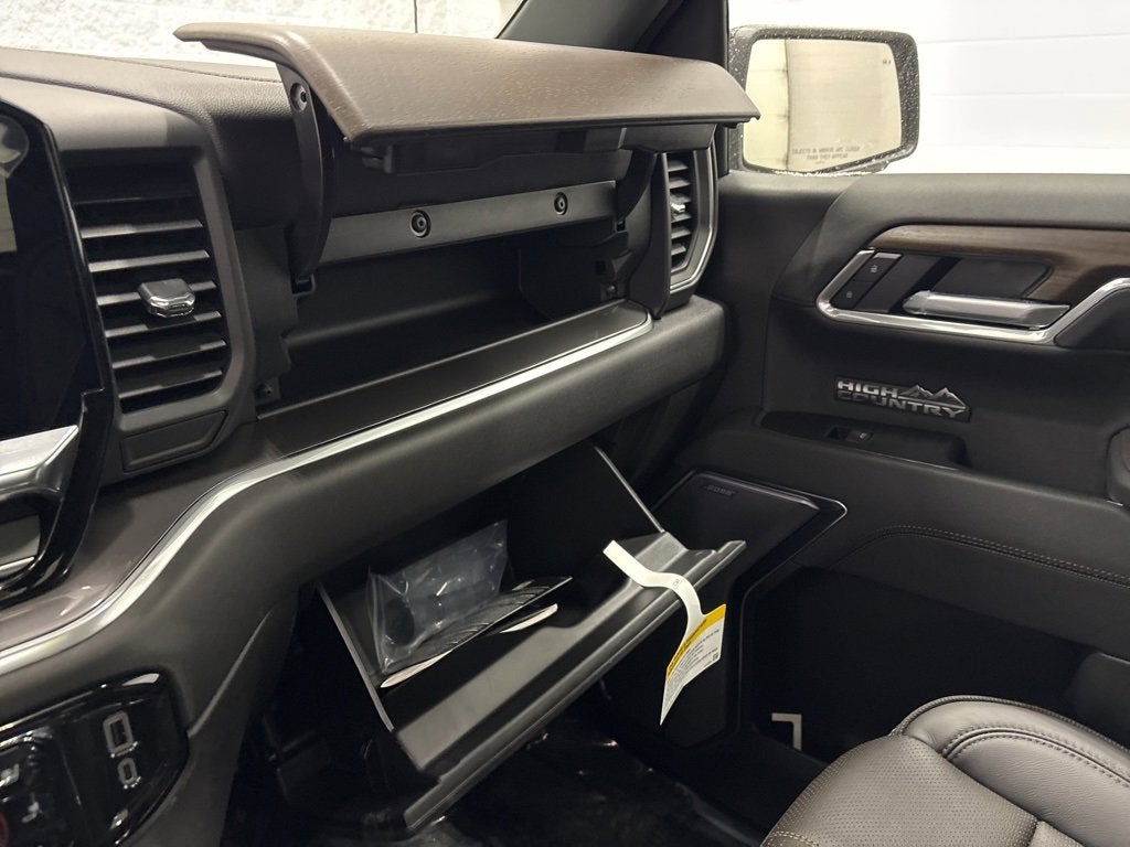 2026 Chevrolet Silverado 1500 High Country Crew Cab Short Box 4WD