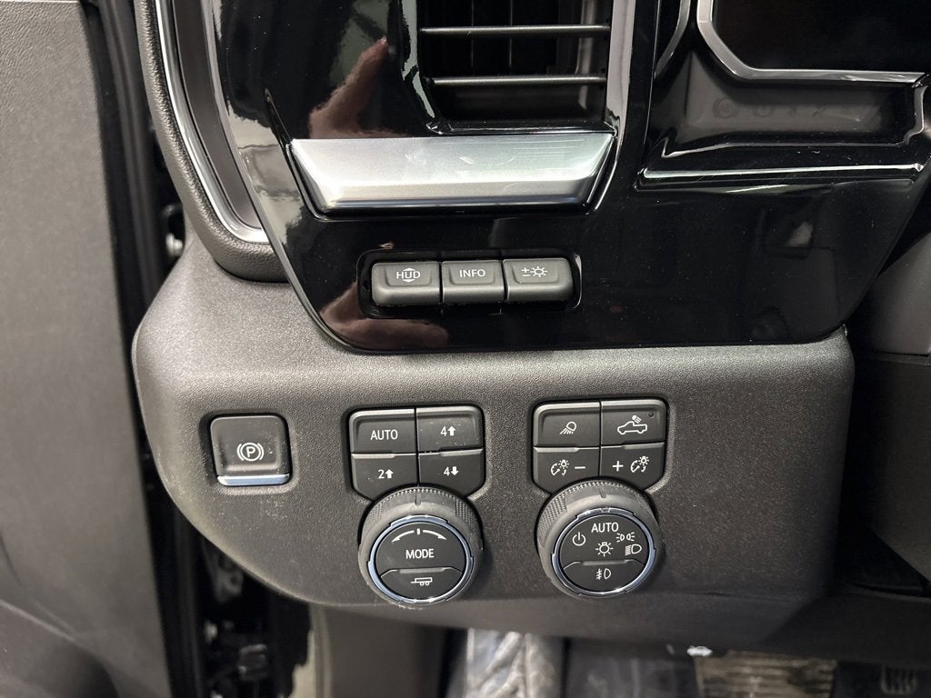 2026 Chevrolet Silverado 1500 High Country Crew Cab Short Box 4WD