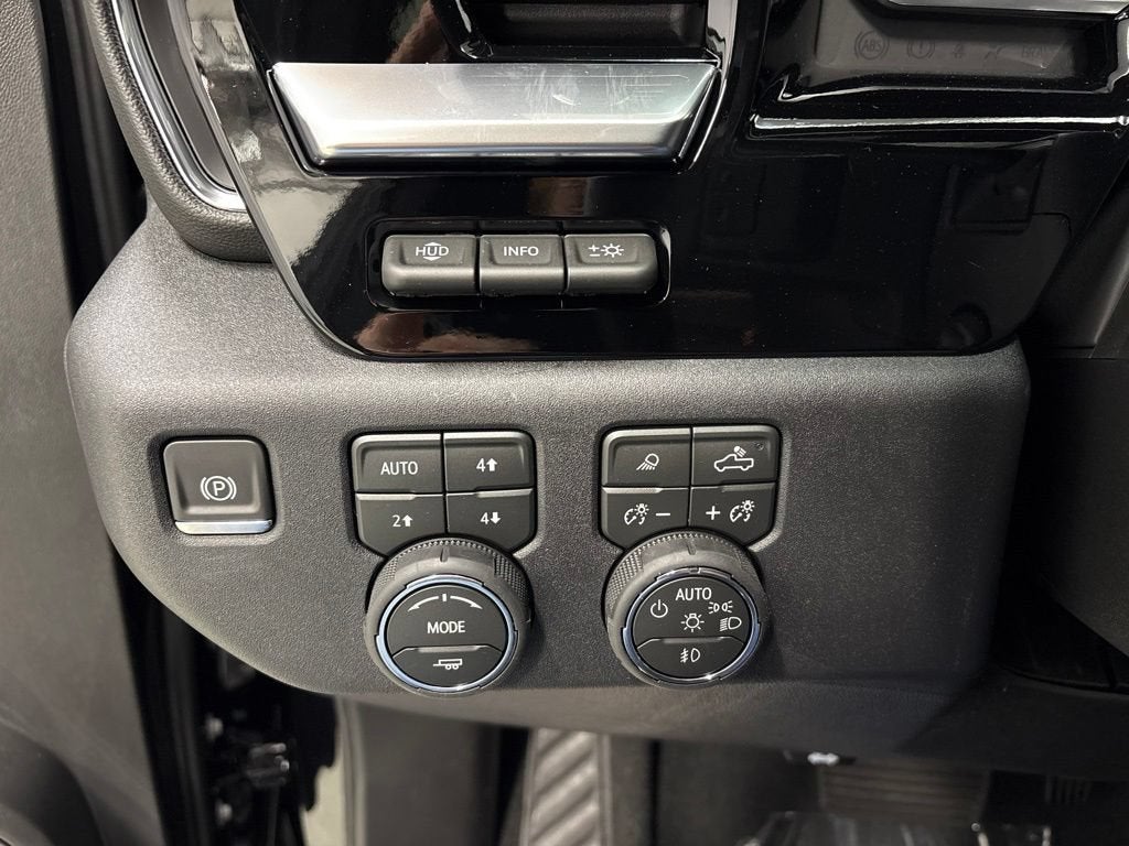 2026 Chevrolet Silverado 1500 High Country Crew Cab Short Box 4WD