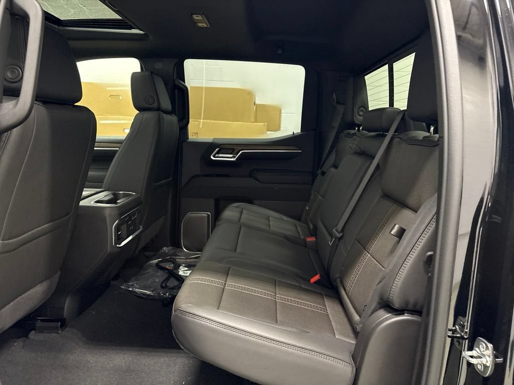 2026 Chevrolet Silverado 1500 High Country Crew Cab Short Box 4WD