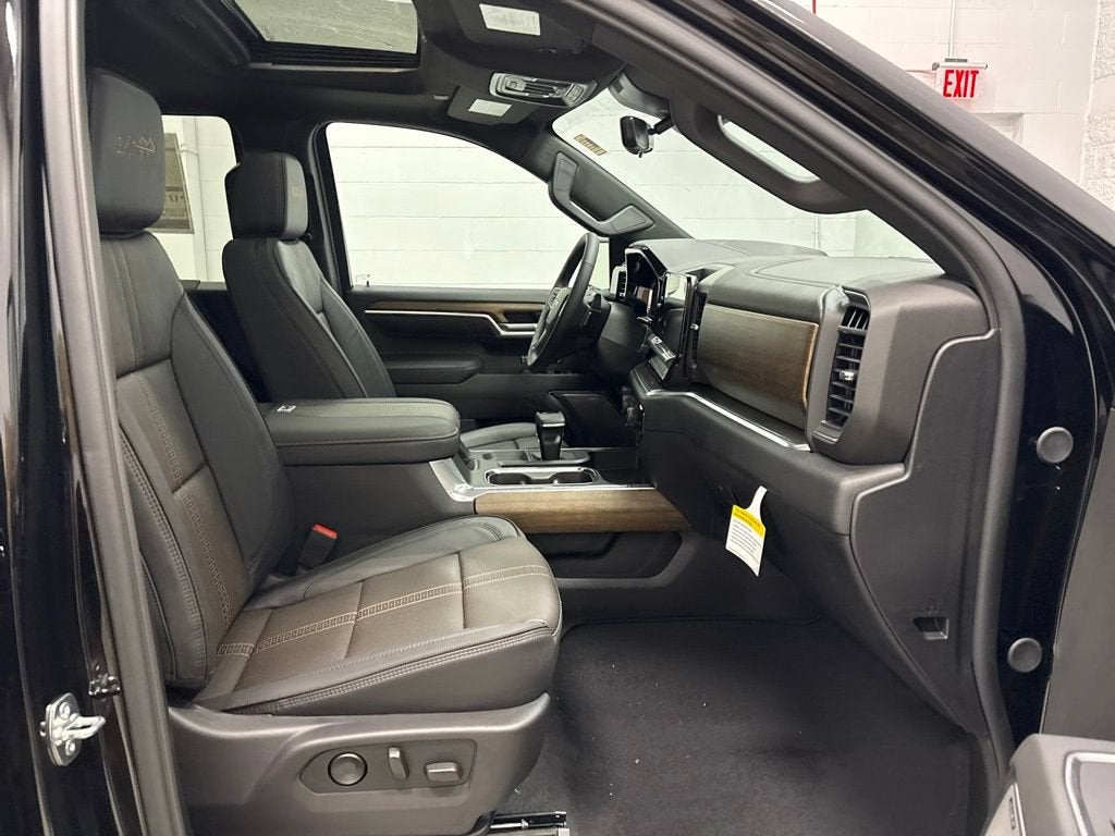 2026 Chevrolet Silverado 1500 High Country Crew Cab Short Box 4WD