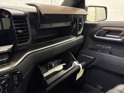 2026 Chevrolet Silverado 1500 High Country Crew Cab Short Box 4WD