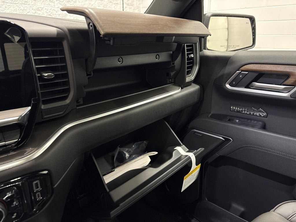 2026 Chevrolet Silverado 1500 High Country Crew Cab Short Box 4WD